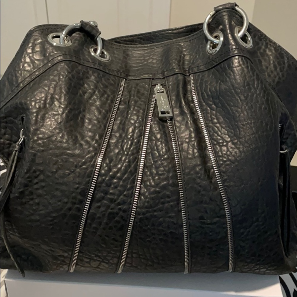 Jessica Simpson black purse with zipper accents